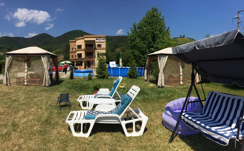 Pensiunea Ianis Piatra Neamţ Exterior foto
